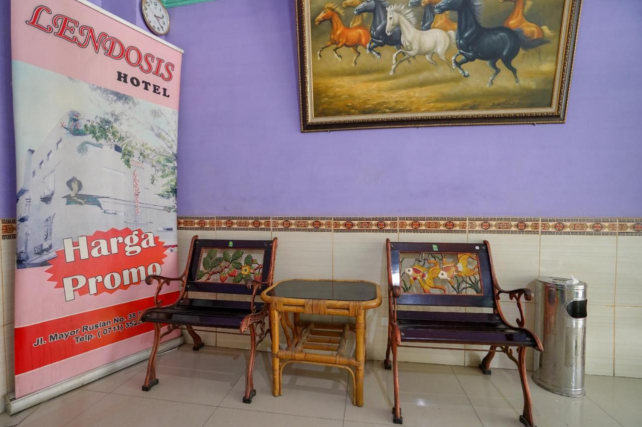 Oyo 1495 Hotel Lendosis باليمبانغْ المظهر الخارجي الصورة
